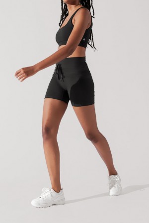 POPFLEX Cargo Midi Short with Pockets (Soft Touch) Black | 830-WJZTQH