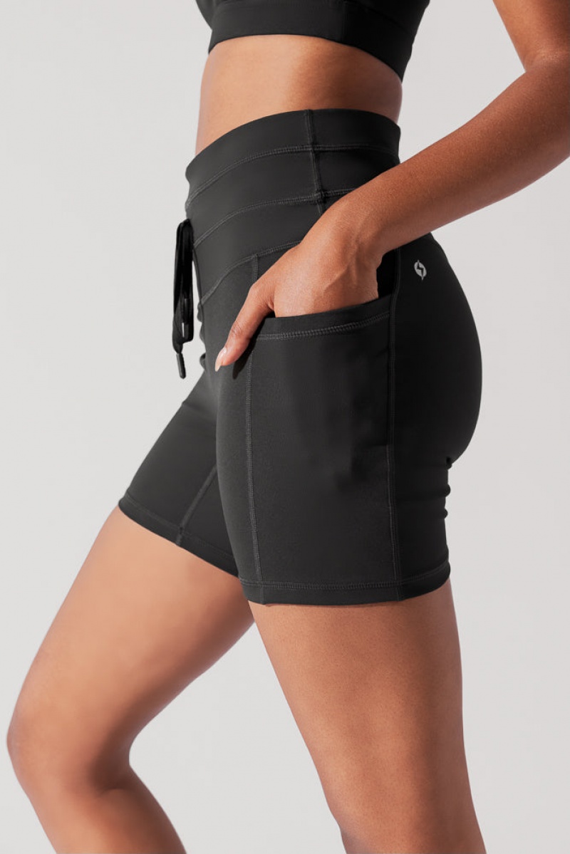 POPFLEX Cargo Midi Short with Pockets (Soft Touch) Black | 830-WJZTQH