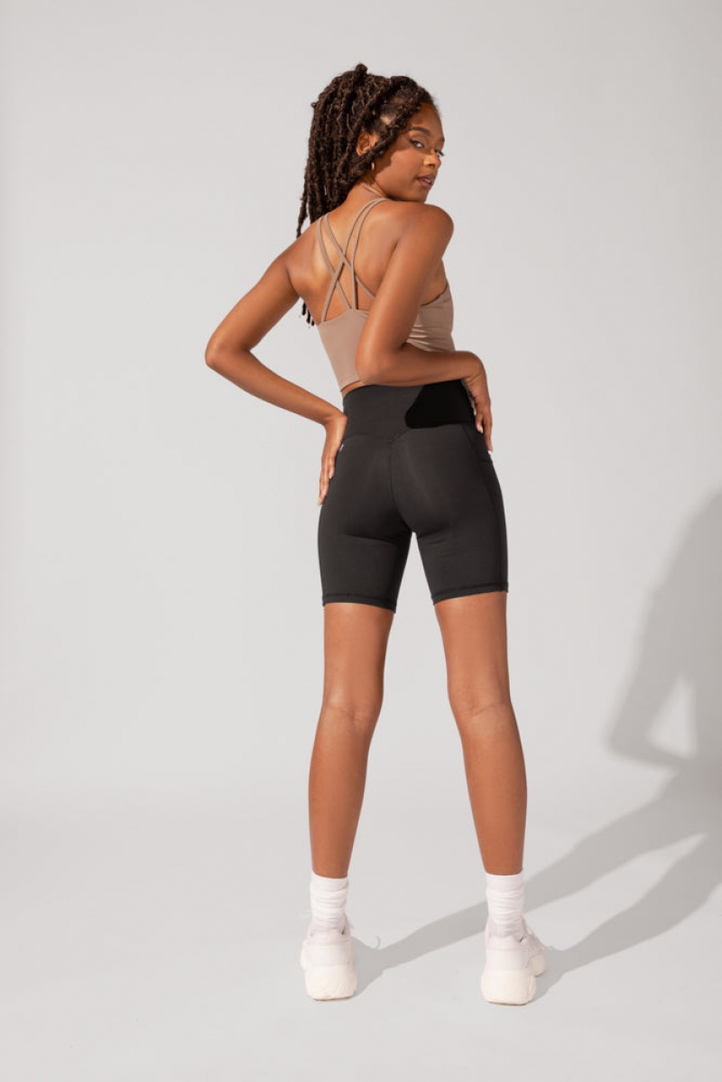 POPFLEX Crisscross Hourglass® Biker Short (Soft Touch) Black | 542-MOHTXF