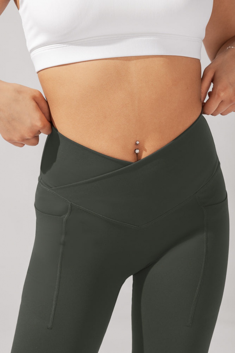 POPFLEX Crisscross Hourglass® Flared Leggings with Pockets (Soft Touch) Forestwood | 437-FUYLSP