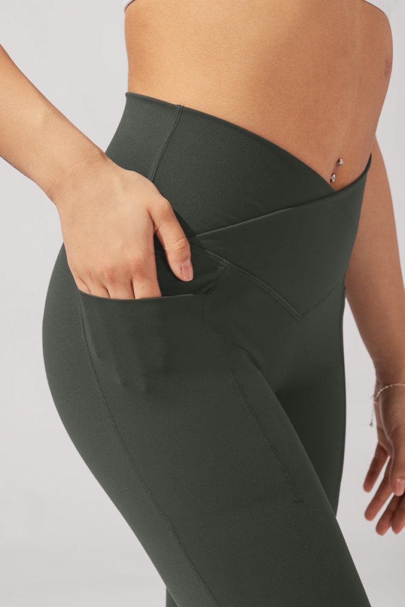 POPFLEX Crisscross Hourglass® Flared Leggings with Pockets (Soft Touch) Forestwood | 437-FUYLSP