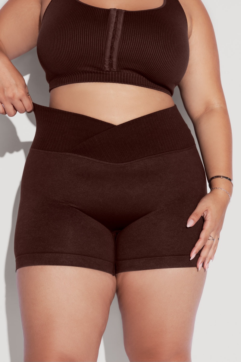 POPFLEX Crisscross Hourglass® Seamless Midi Shorts French Roast | 942-MVQPIE